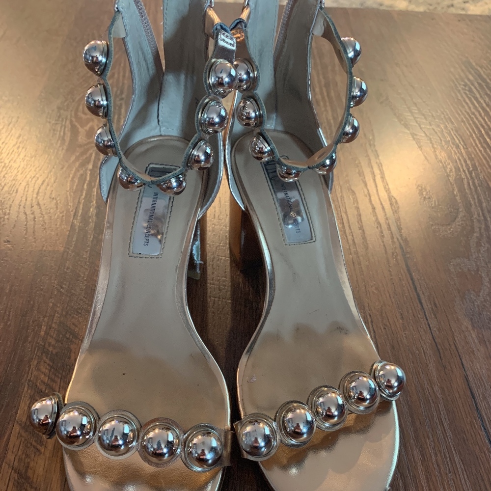 Rose gold block heel sandals, sz 5.5
